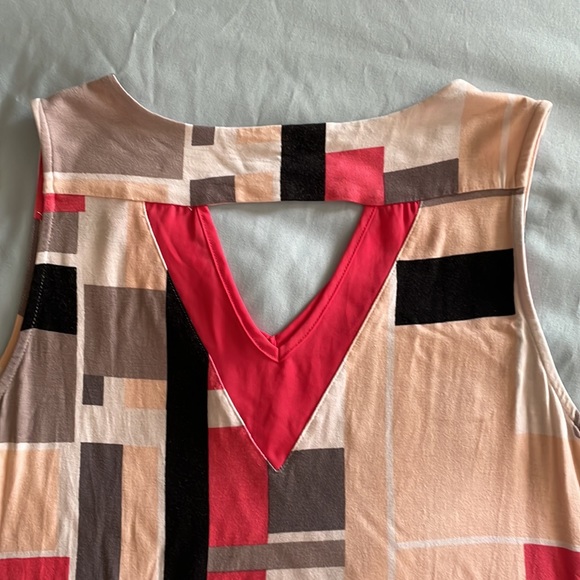 Ricki’s sleeveless summer top - Picture 5 of 5